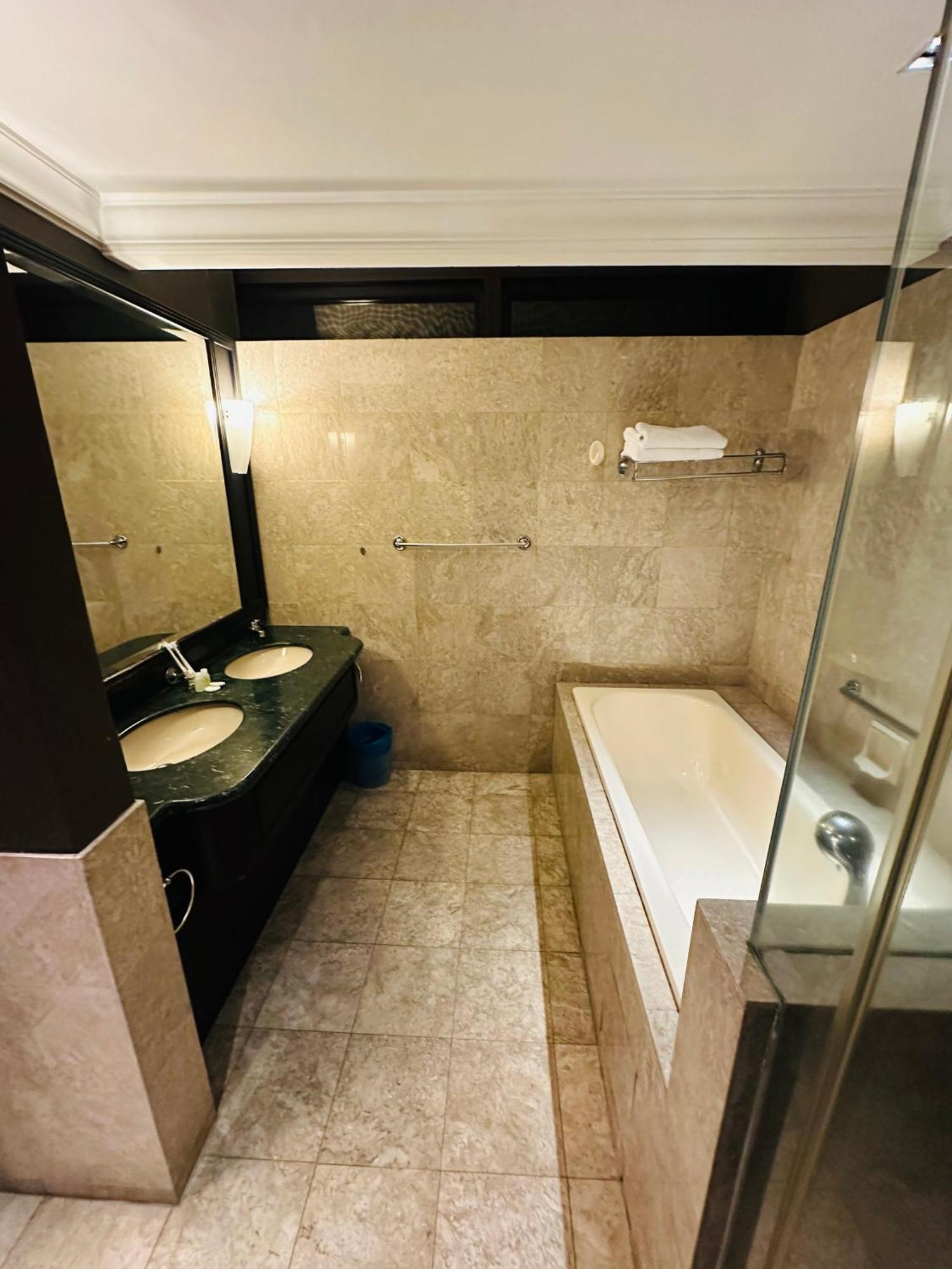 Aparthotel Taheeens At Berjaya Times Square