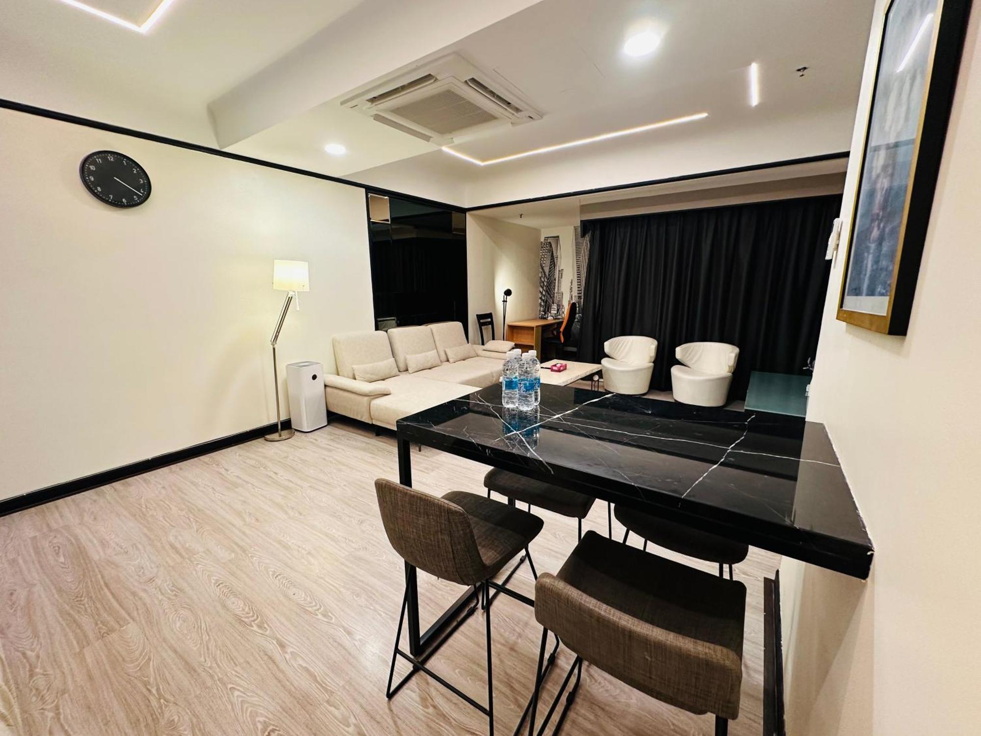 Taheeens At Berjaya Times Square Aparthotel